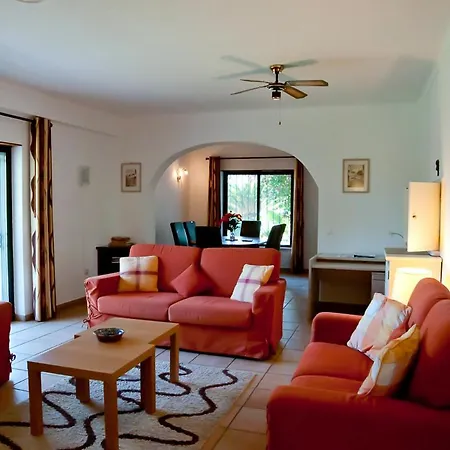 Villa Alporchinhos Sleeps 4 With Pool