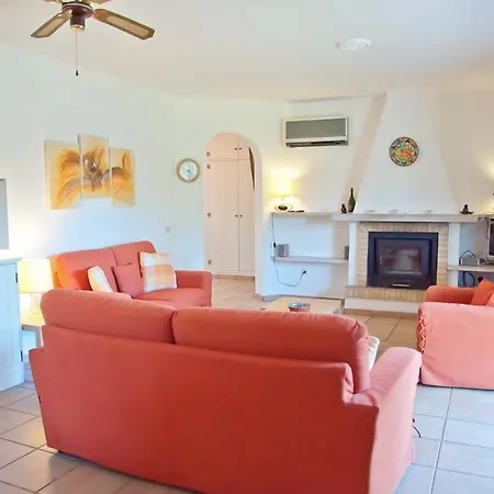Villa Alporchinhos Sleeps 4 With Pool Armação de Pêra