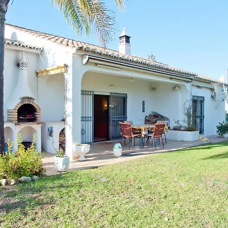 Alporchinhos Sleeps 4 With Pool Villa